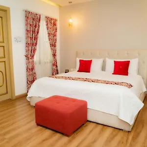 https://adamas-house-hotel.hotelsquito.com